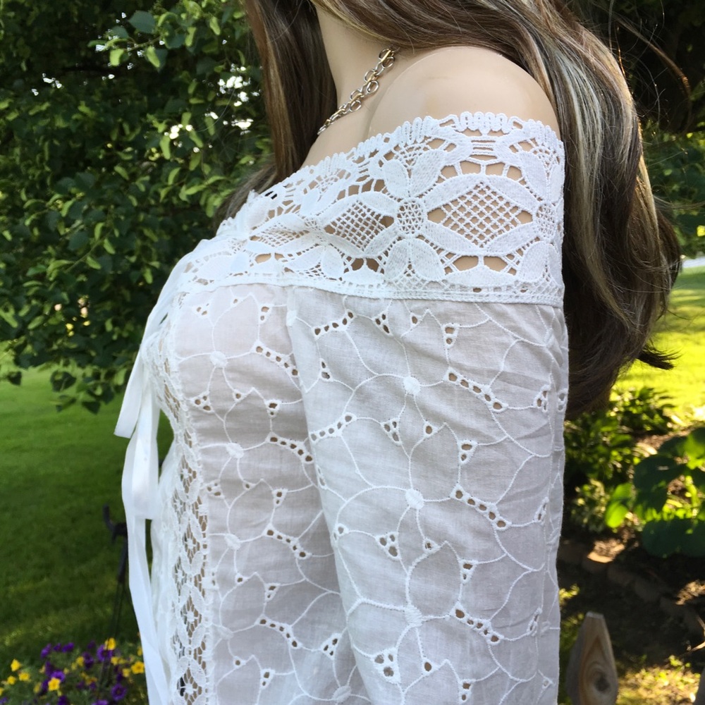 SALE OFF SHOULDER EYELET & LACE - Picture 4 of 8